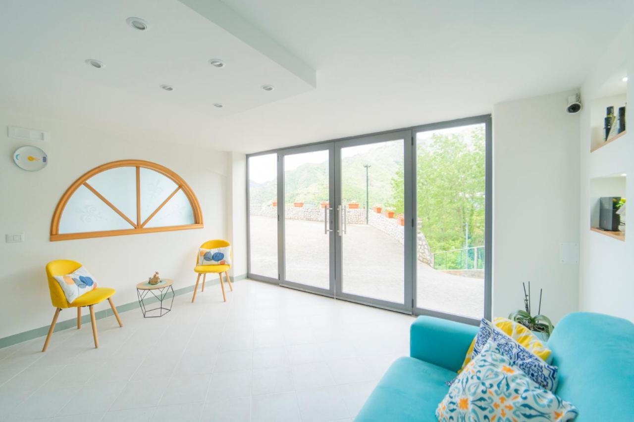 Bed and Breakfast Tra I Monti Tramonti Exterior foto