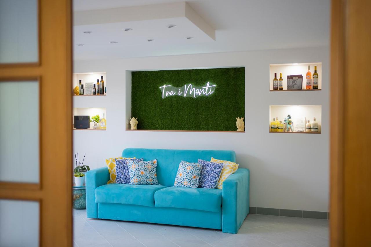 Bed and Breakfast Tra I Monti Tramonti Exterior foto