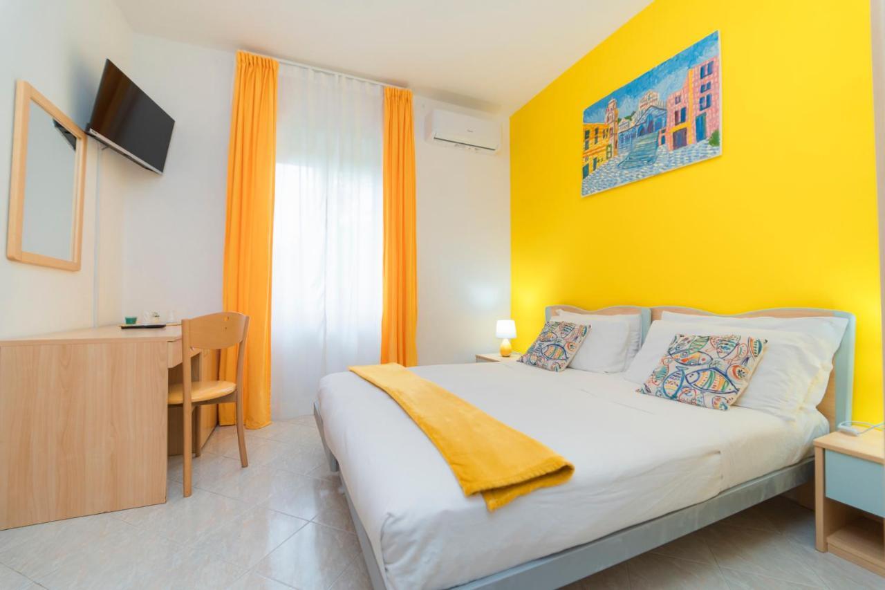 Bed and Breakfast Tra I Monti Tramonti Exterior foto