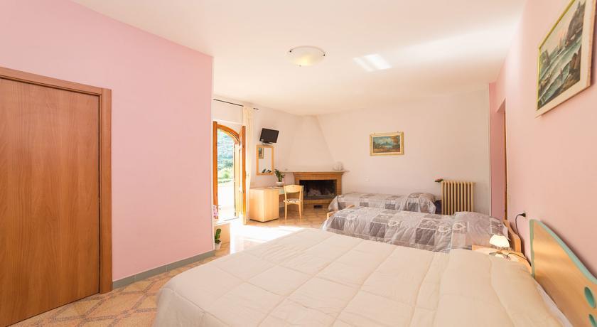 Bed and Breakfast Tra I Monti Tramonti Exterior foto