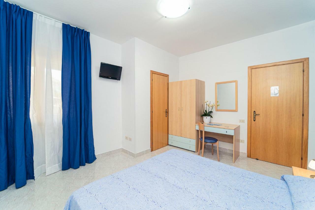 Bed and Breakfast Tra I Monti Tramonti Exterior foto